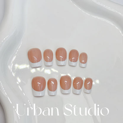 Classic French Chic press-on nails in square shape, short length – detail view 2