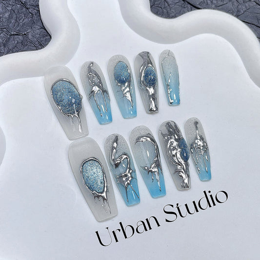 Silver Wave Chic Nails